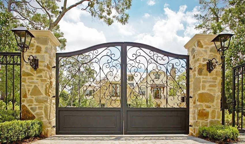sturdy-gate.jpg